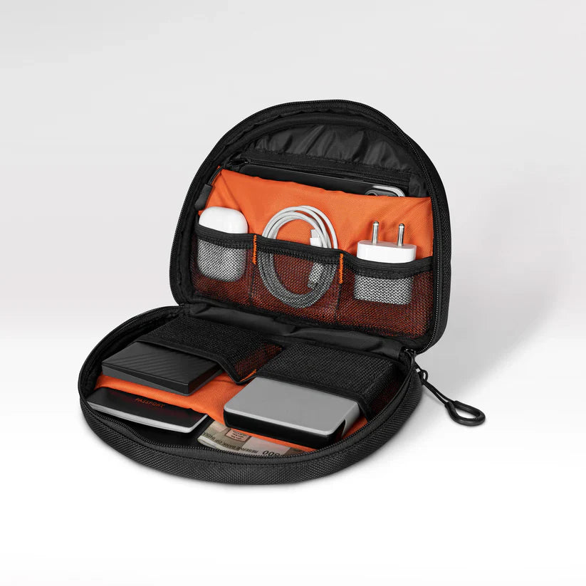TECH POUCHES